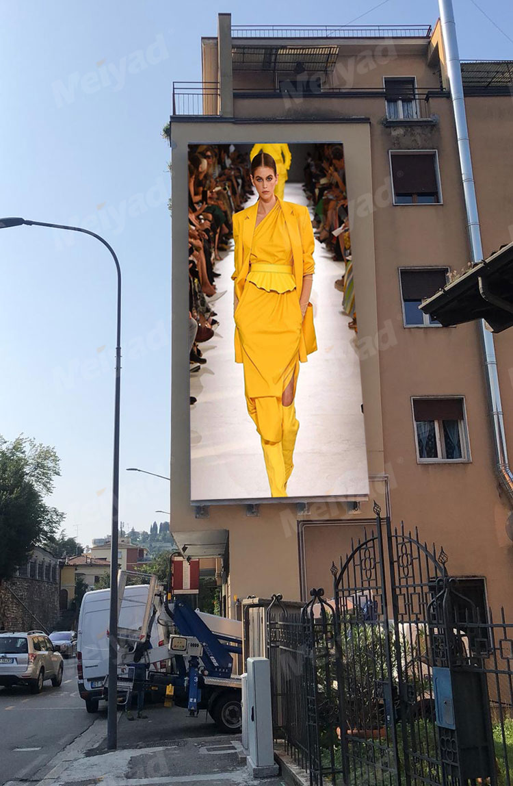 P8 Outdoor Advertising LED Display in Italy