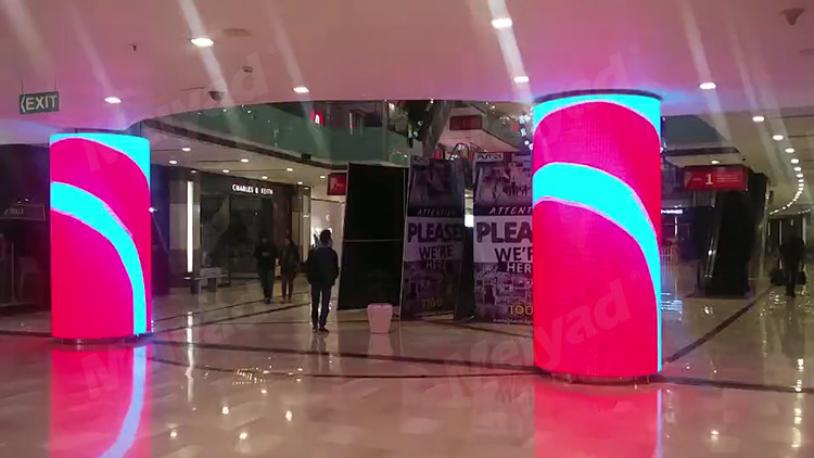 P4 Flexible Column LED Display Used in India Shopping Mall