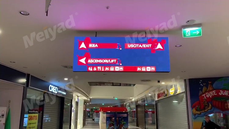 Italy Shopping Center Double-sided P4 Indoor Advertising LED Display
