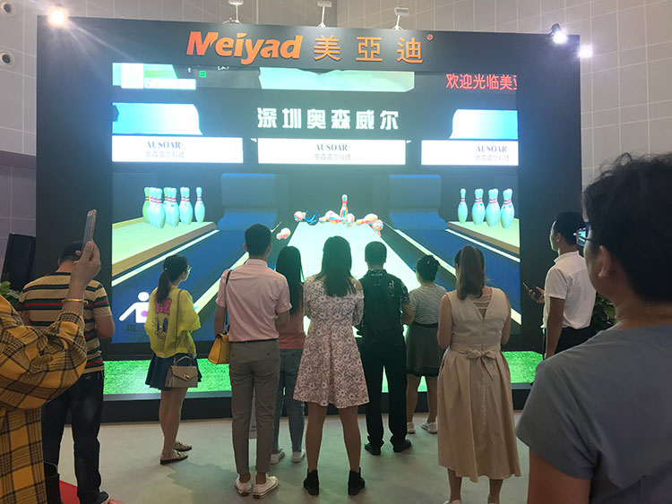 Bowling with large led screen