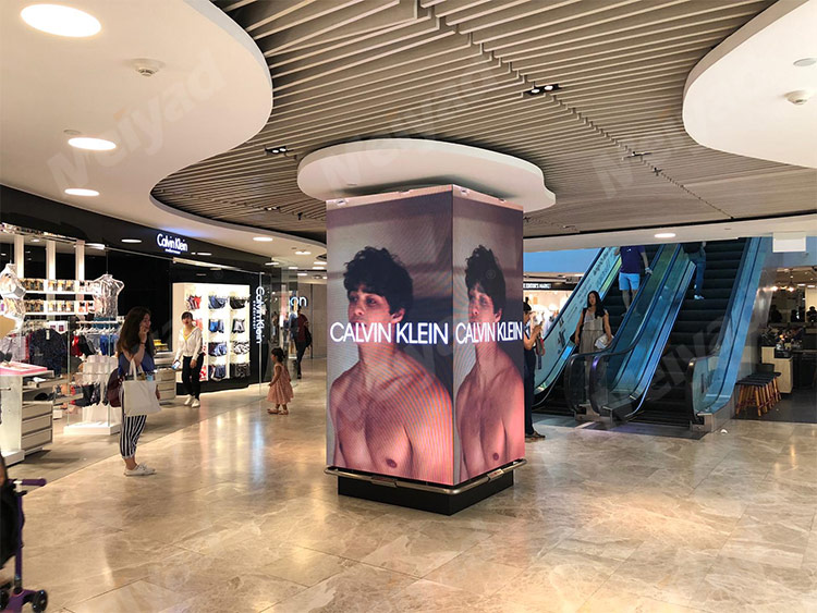 P2.976 Pillar Indoor LED Screen in Singapore Shopping Mall