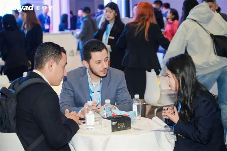 Meiyad has successfully attracted customers from all over the world to visit the booth