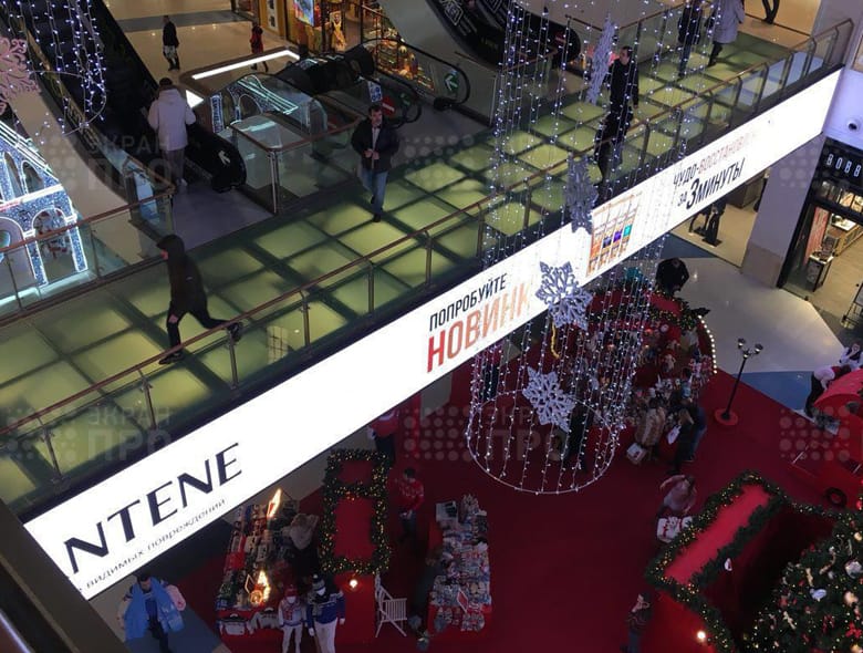 P4 Indoor Advertising LED Wall in Russia Shopping Center